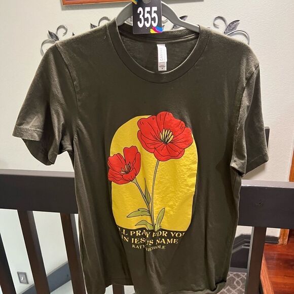 Katy Nicole Olive Green T-Shirt with Red Floral Design Medium #355 - Picture 5 of 5